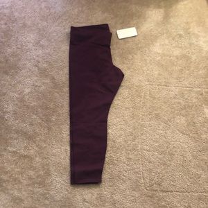 Burgundy Fabletics Salar Powerhold 7/8 legging🥀